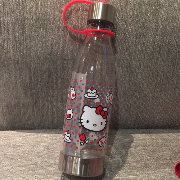 Hello Kitty plastic water bottle. 20oz. - Picture 1 of 4